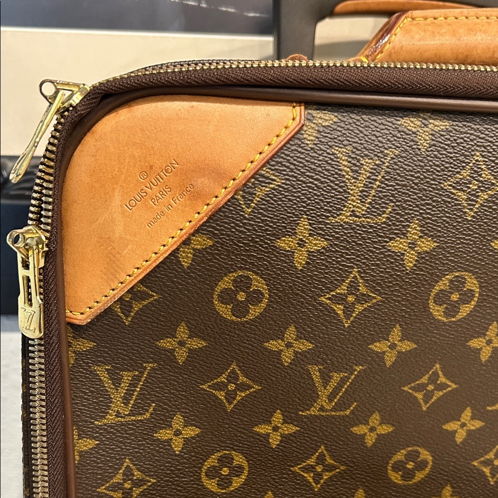 Louis Vuitton Monogram Pegase 55 +Dust bag+ Luggage tag + lock/keys and COA - Picture 4 of 17